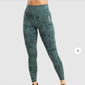 ISO adaptive gym shark camo legging in dark green